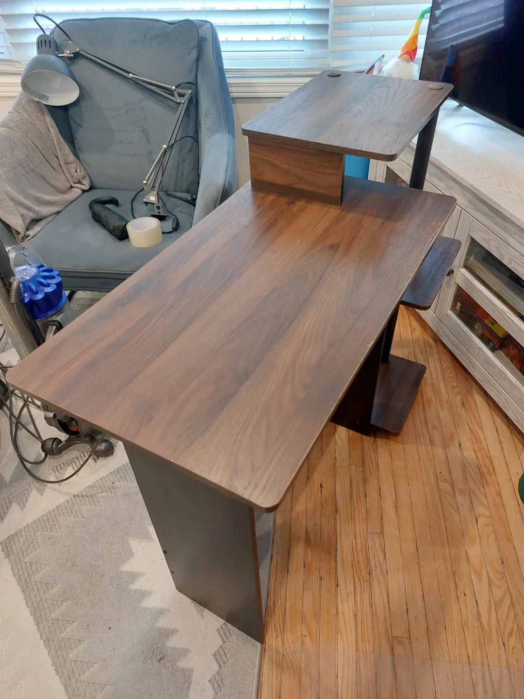 LAST CHANCE Computer desk with shelves thumbnail