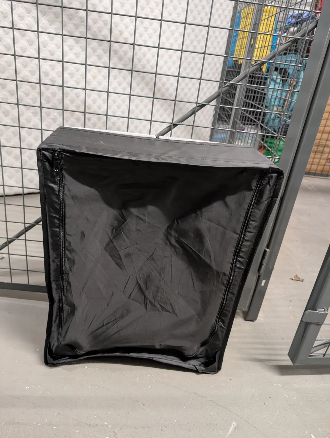 Black zippered storage bag 🧡 image indicator(2)