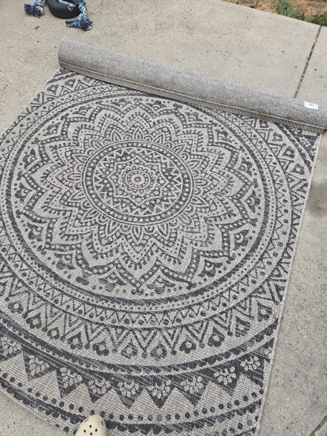 Outdoor Mandala Rug - Grey and Black