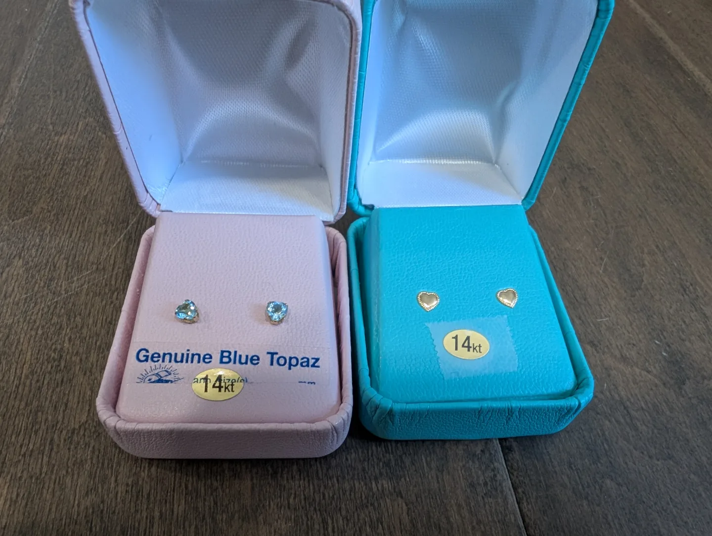 Brand New 14K Yellow Gold Heart Earrings For Sale image indicator(5)