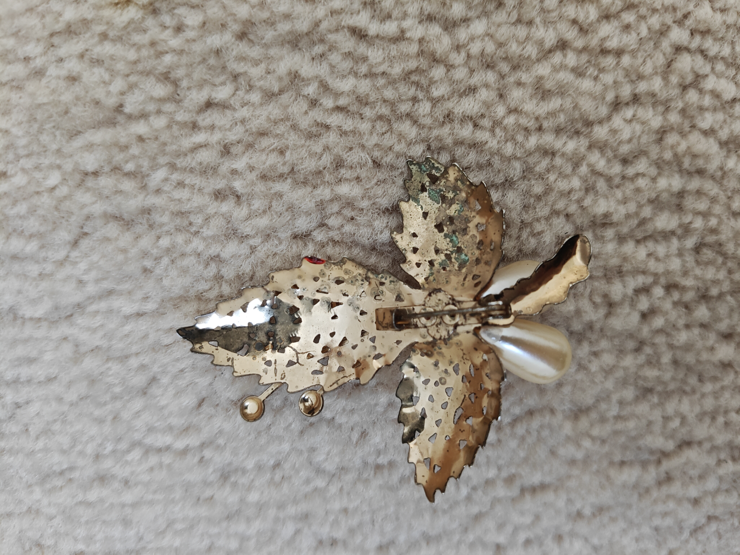 Gold Tone Filigree Leaf Brooch with Pearls - photo 2