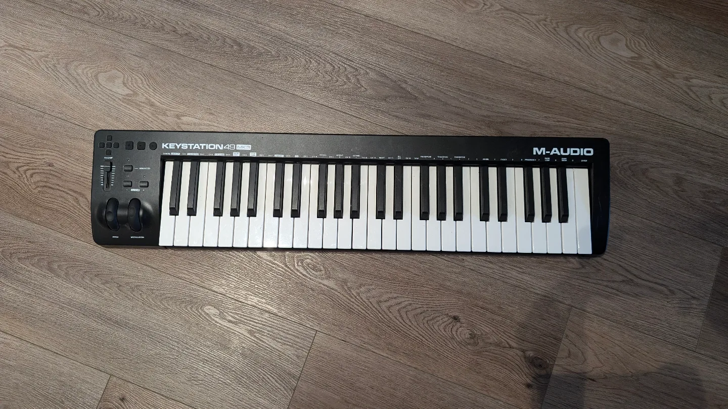 Keystation49 MK3 Piano Keyboard thumbnail