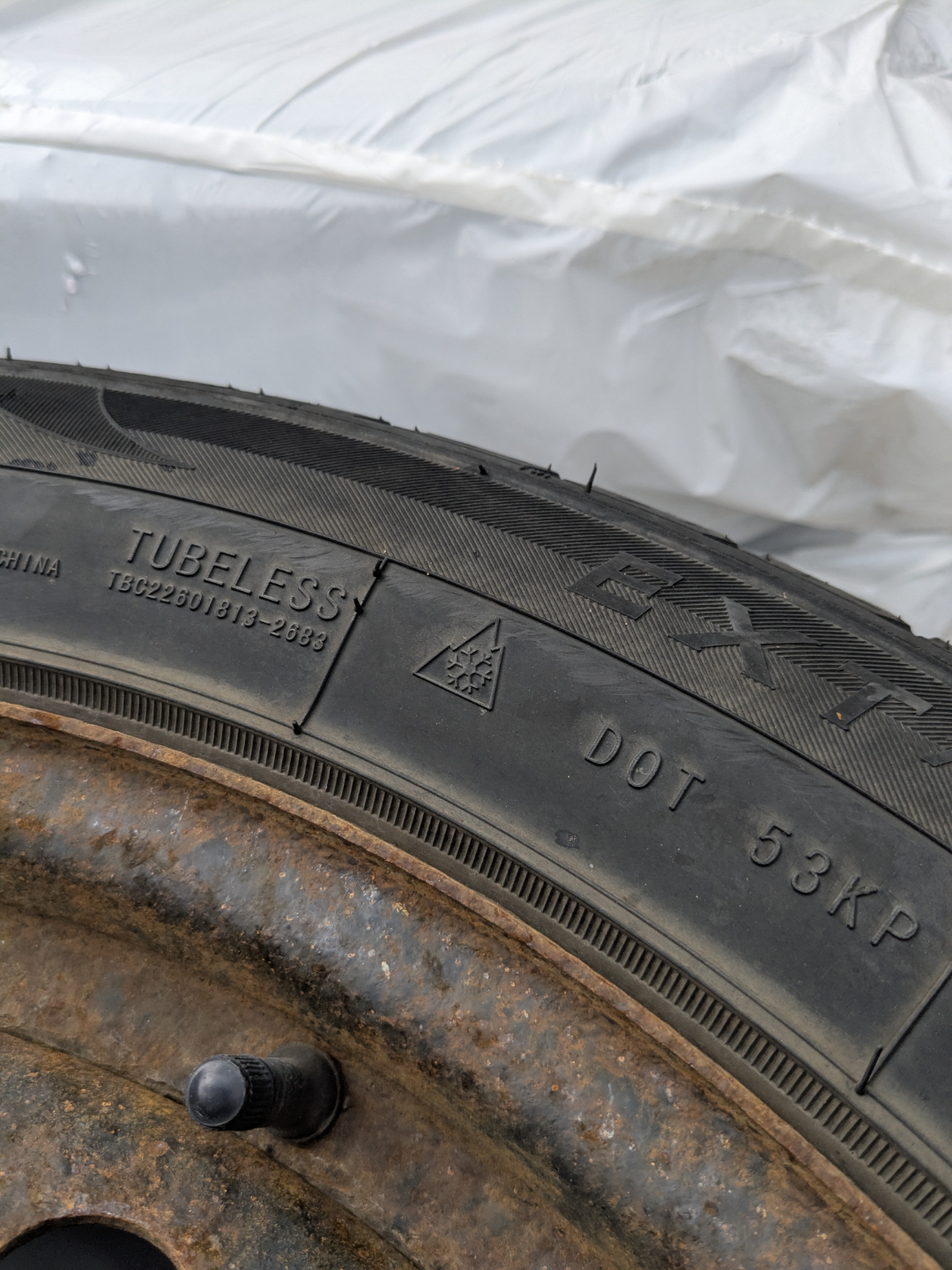Winter Tires on Steel Rim - 225/60R18 100T - photo 3