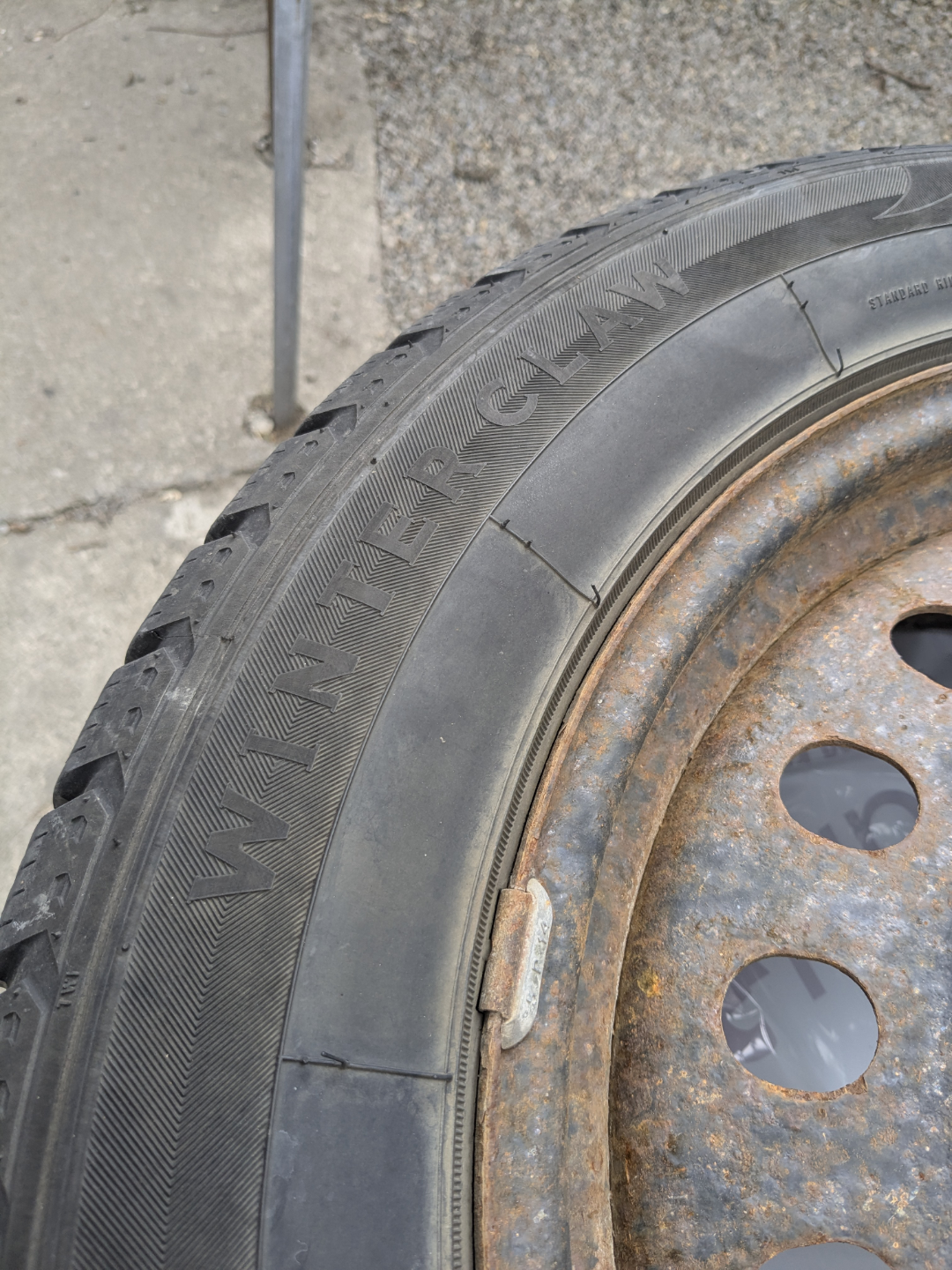 Winter Tires on Steel Rim - 225/60R18 100T - photo 4