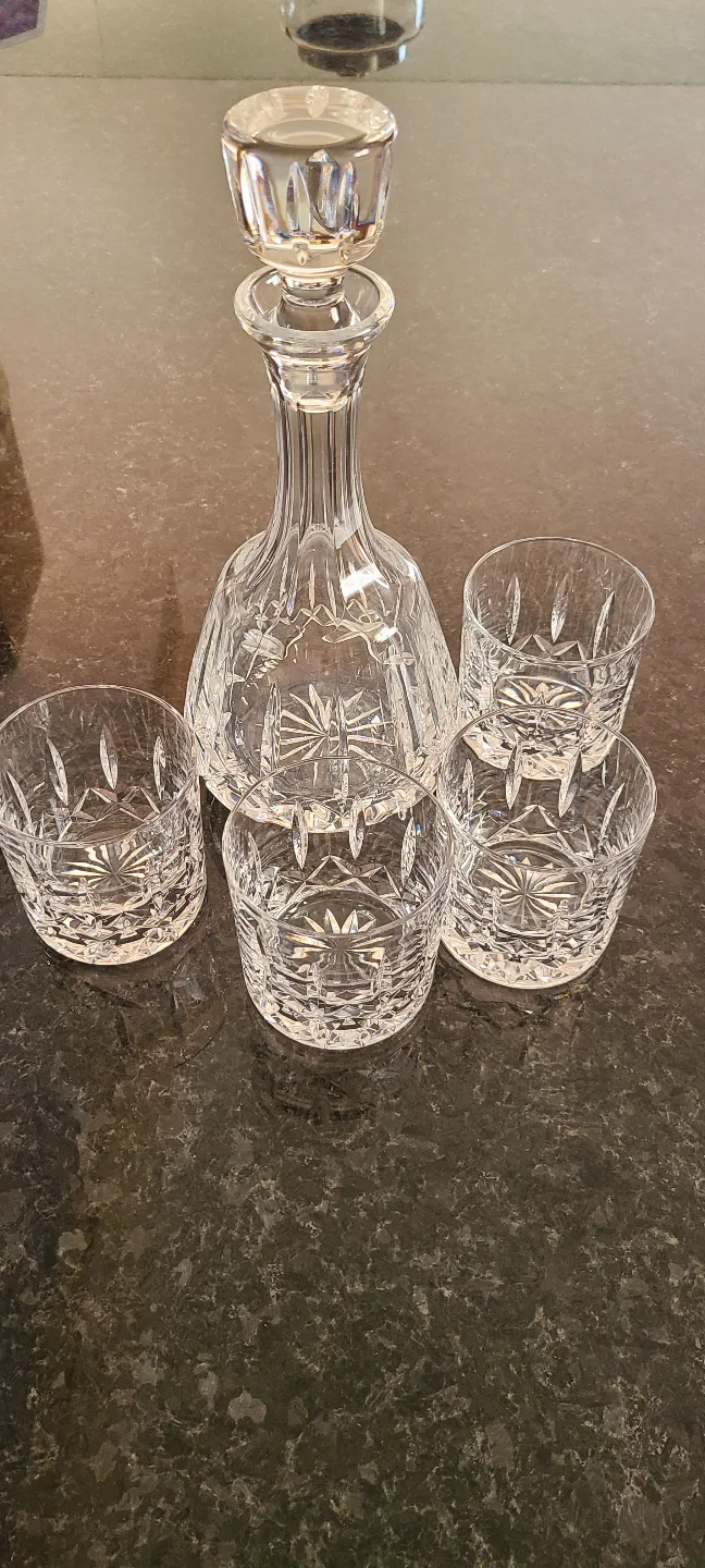 Crystal Decanter Set with Four Whisky Glasses thumbnail