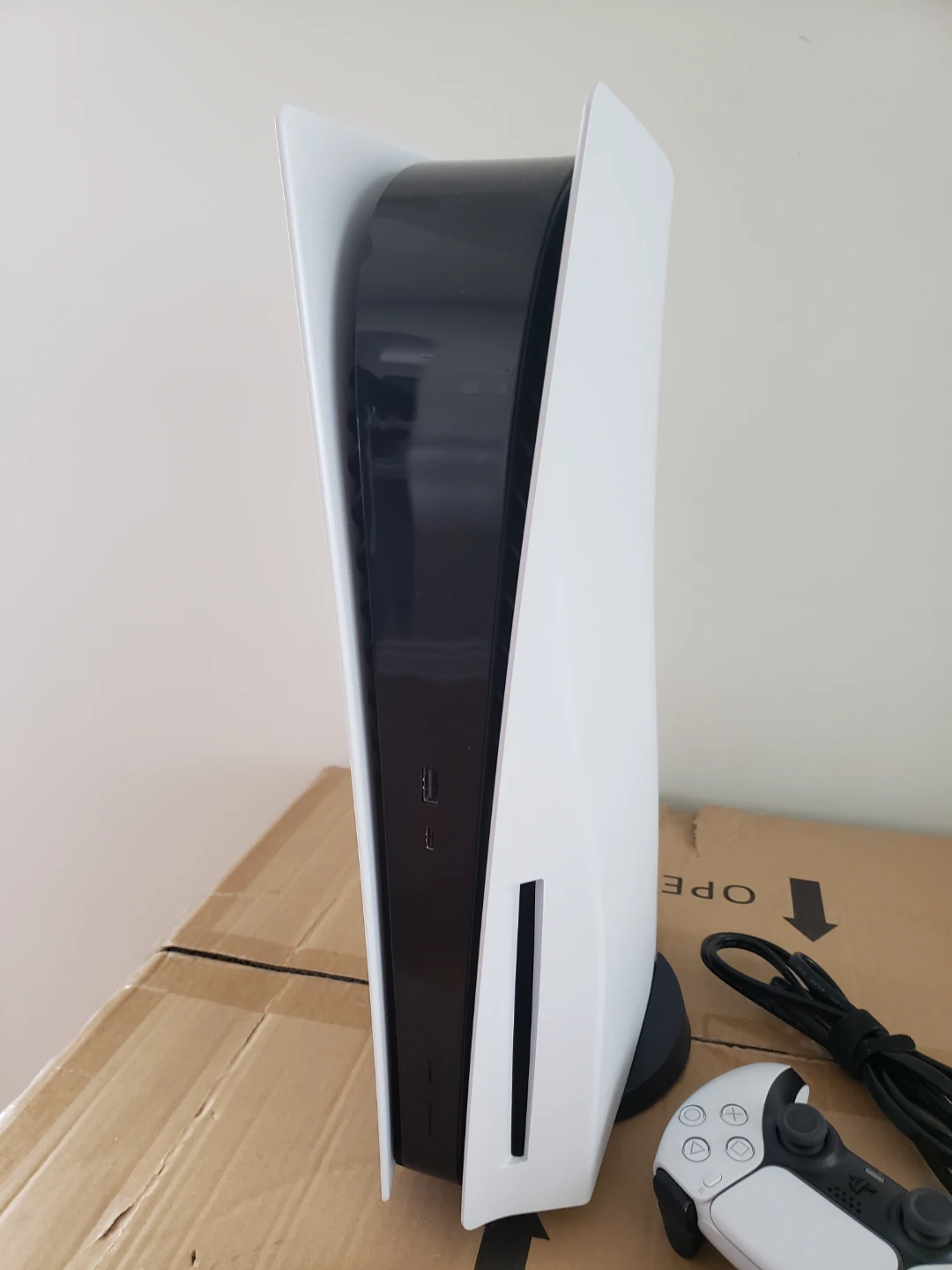 Playstation 5 (PS5)with disk drive and controller - photo 2