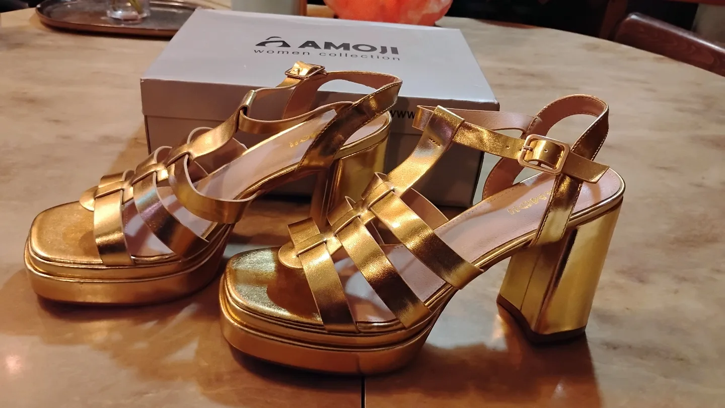 Women's Gold Platform Heels Size 9 thumbnail