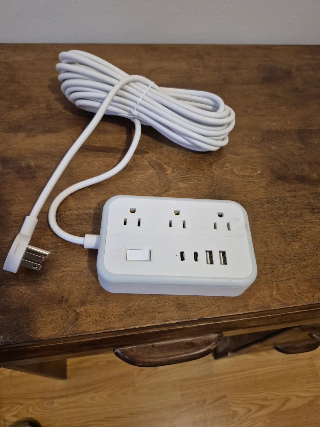 power bar with 3 USB Ports image indicator(2)