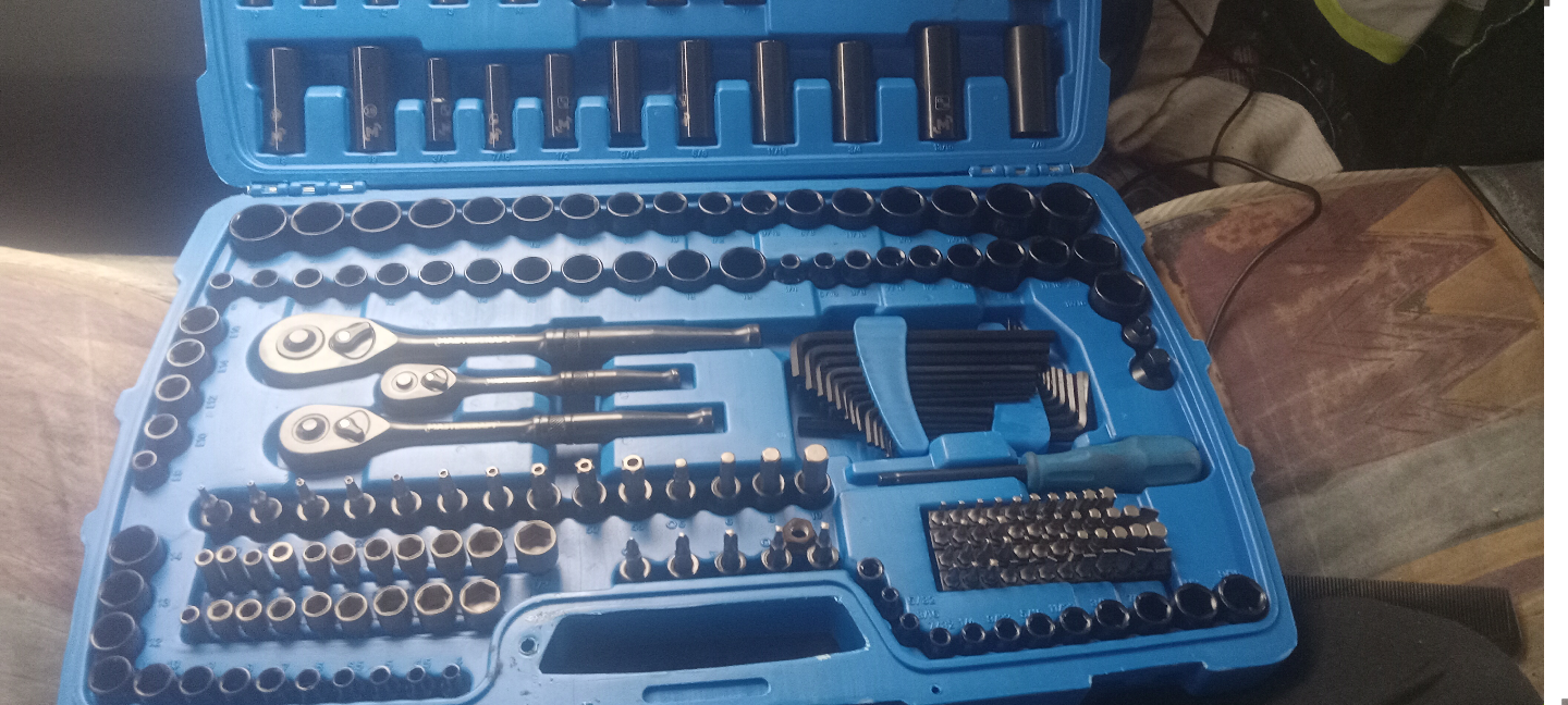 Mastercraft 252-Piece Mechanics Tool Set - photo 3
