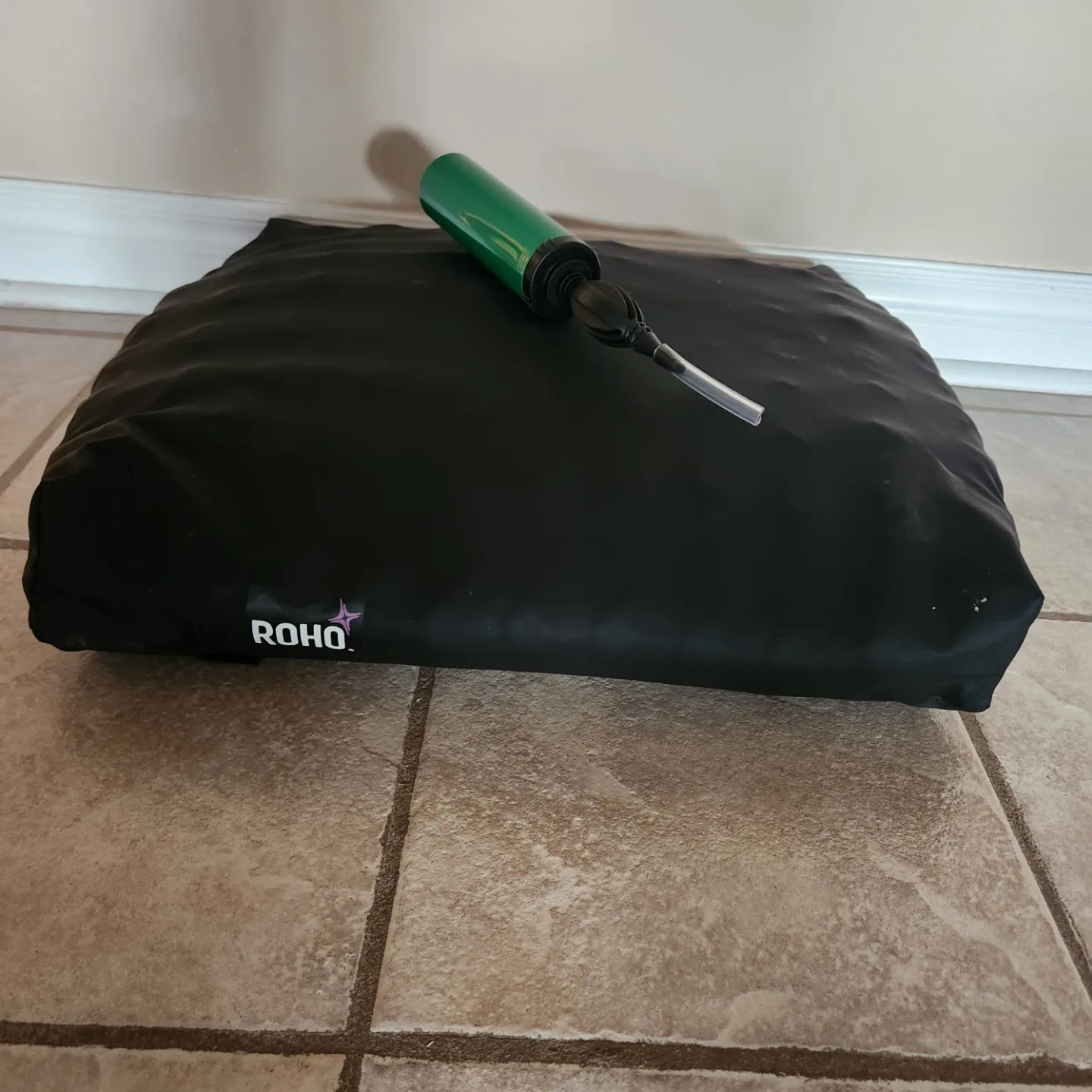ROHO High Profile Cushion with Inflation Pump thumbnail