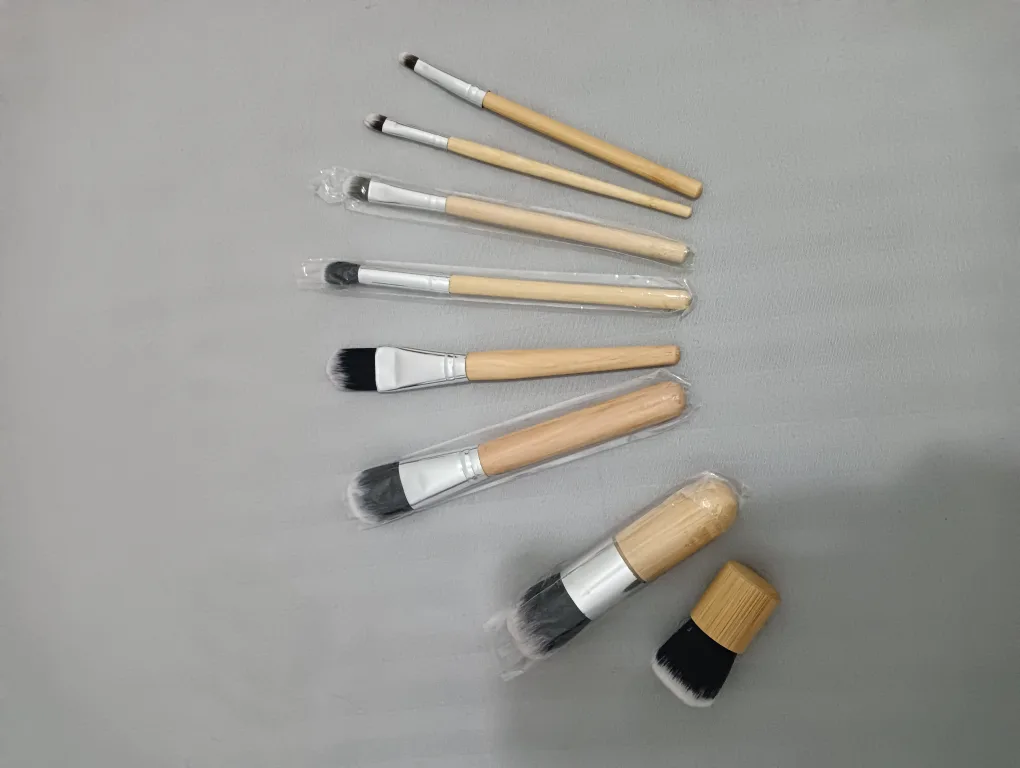 Set of 8 make up brushes image indicator(2)