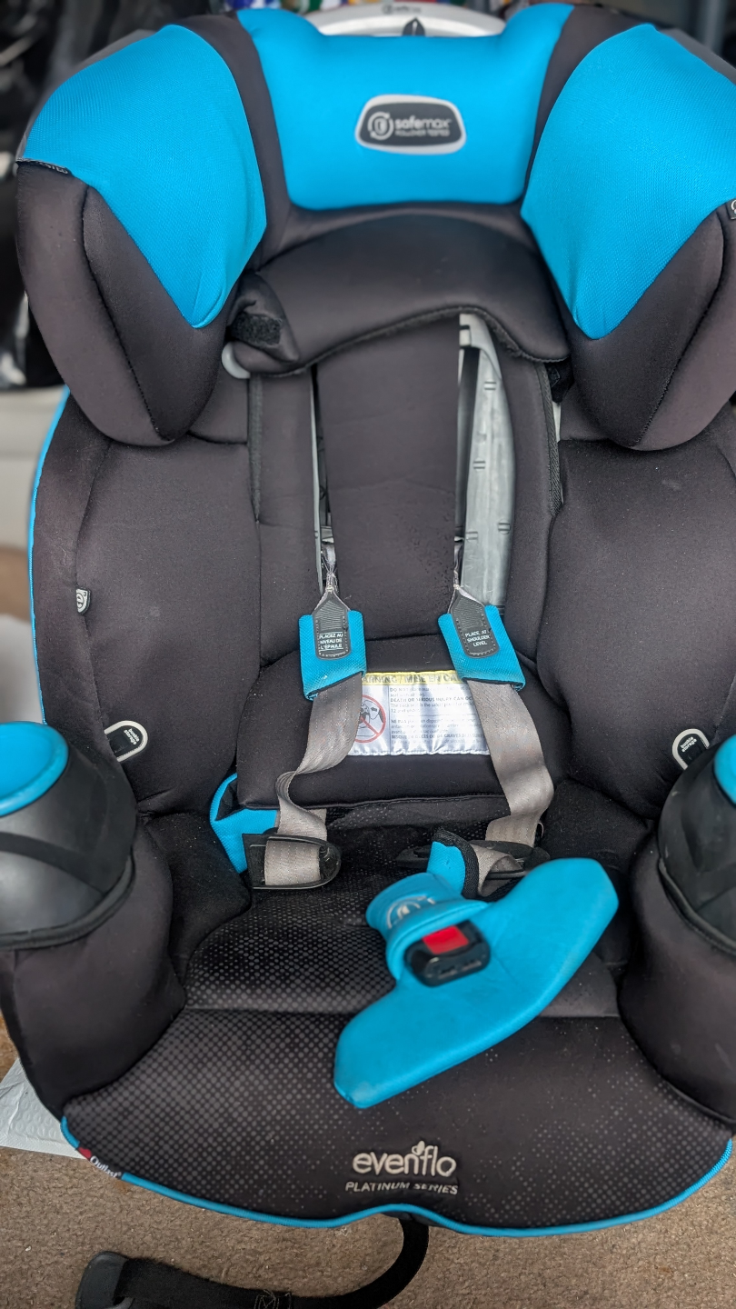 1 Evenflo Platinum Series SafeMax Car Seat - Blue