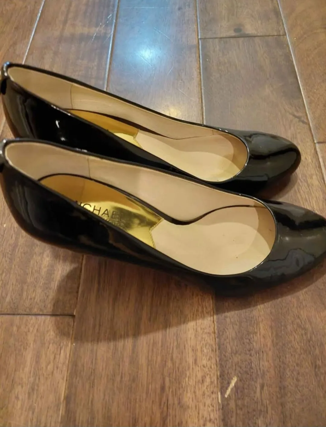 Michael Kors Black Patent Leather Heels image indicator(2)