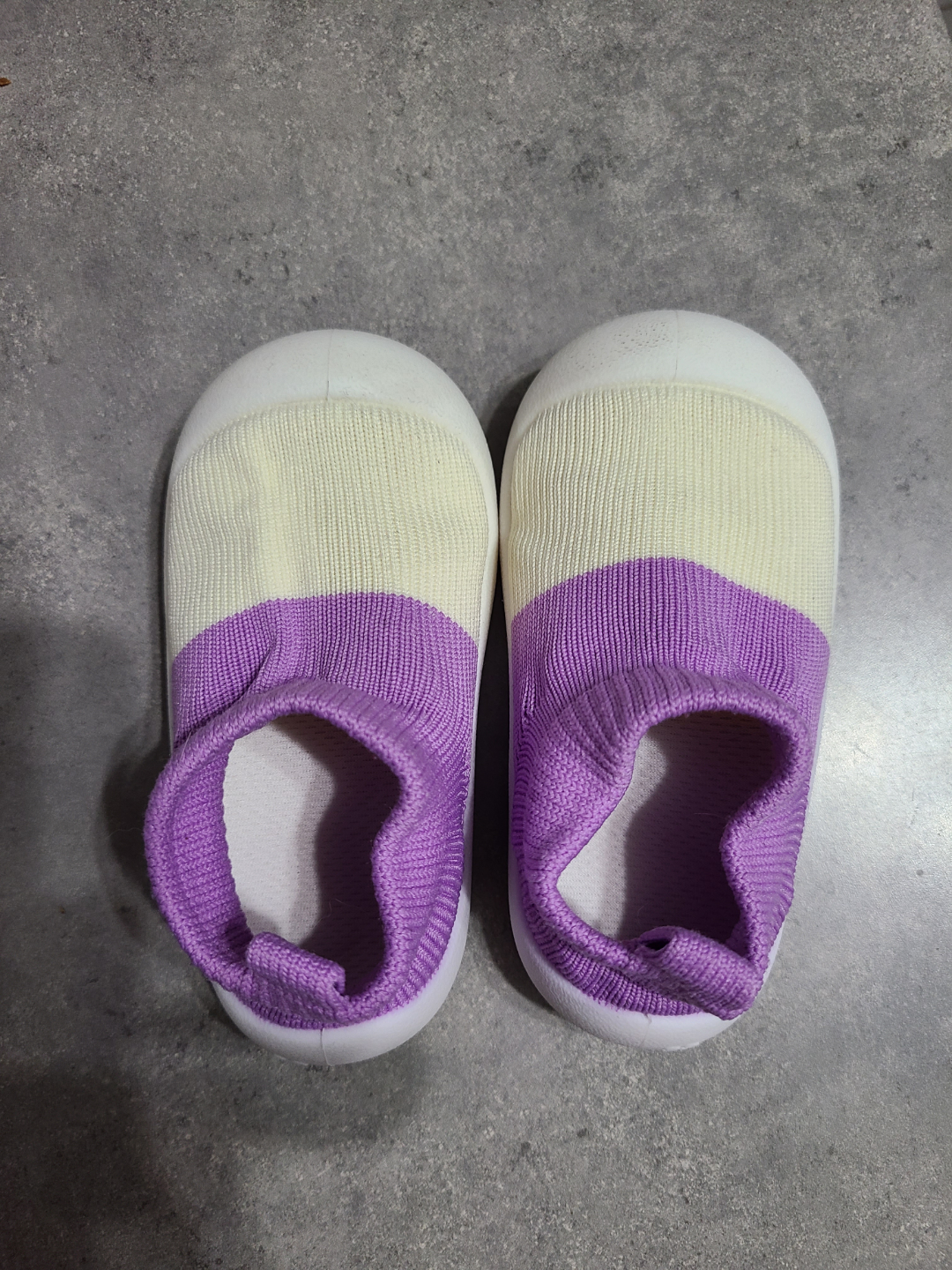 Baby girl's first walking shoes - photo 2