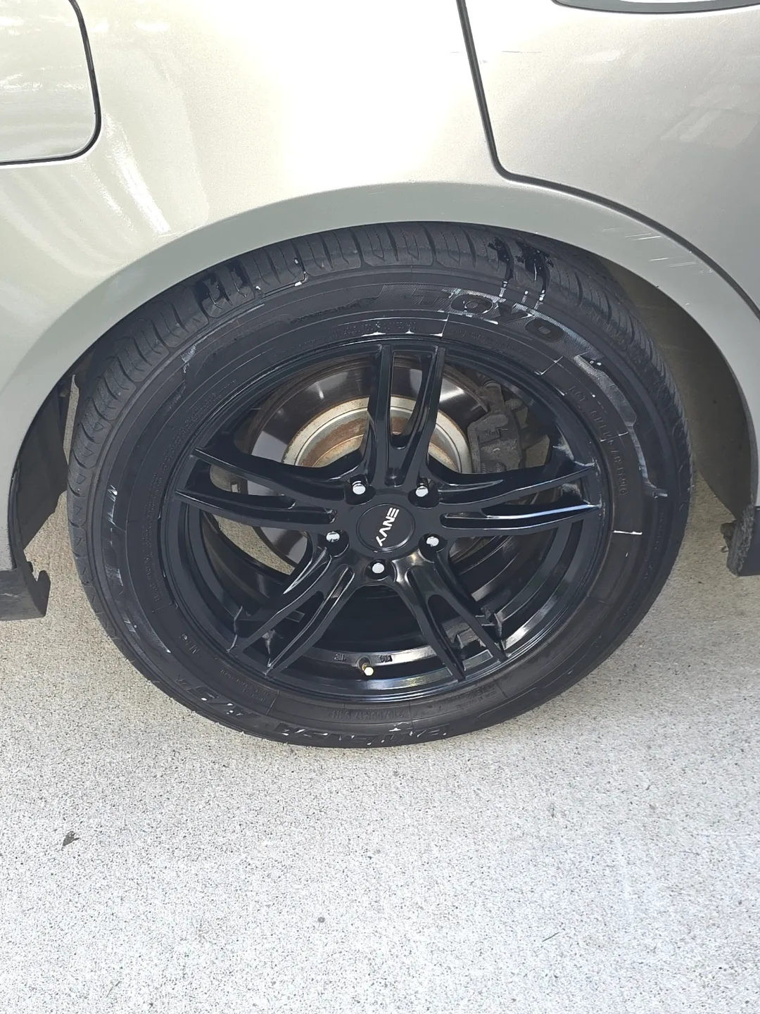 2004 Infiniti G35 Sedan - Low Kilometers image indicator(5)