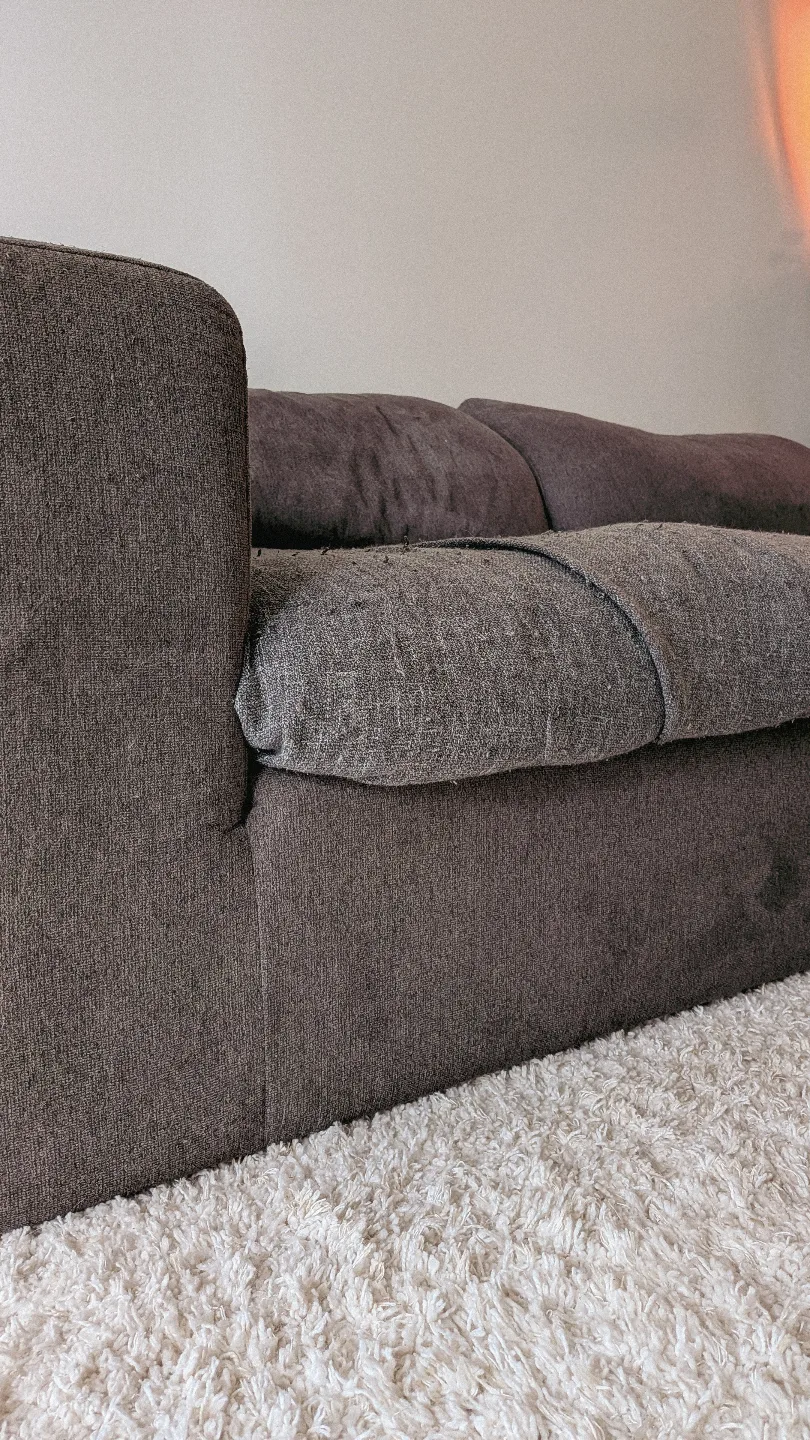 Structube Grey 3-seat sofa image indicator(4)