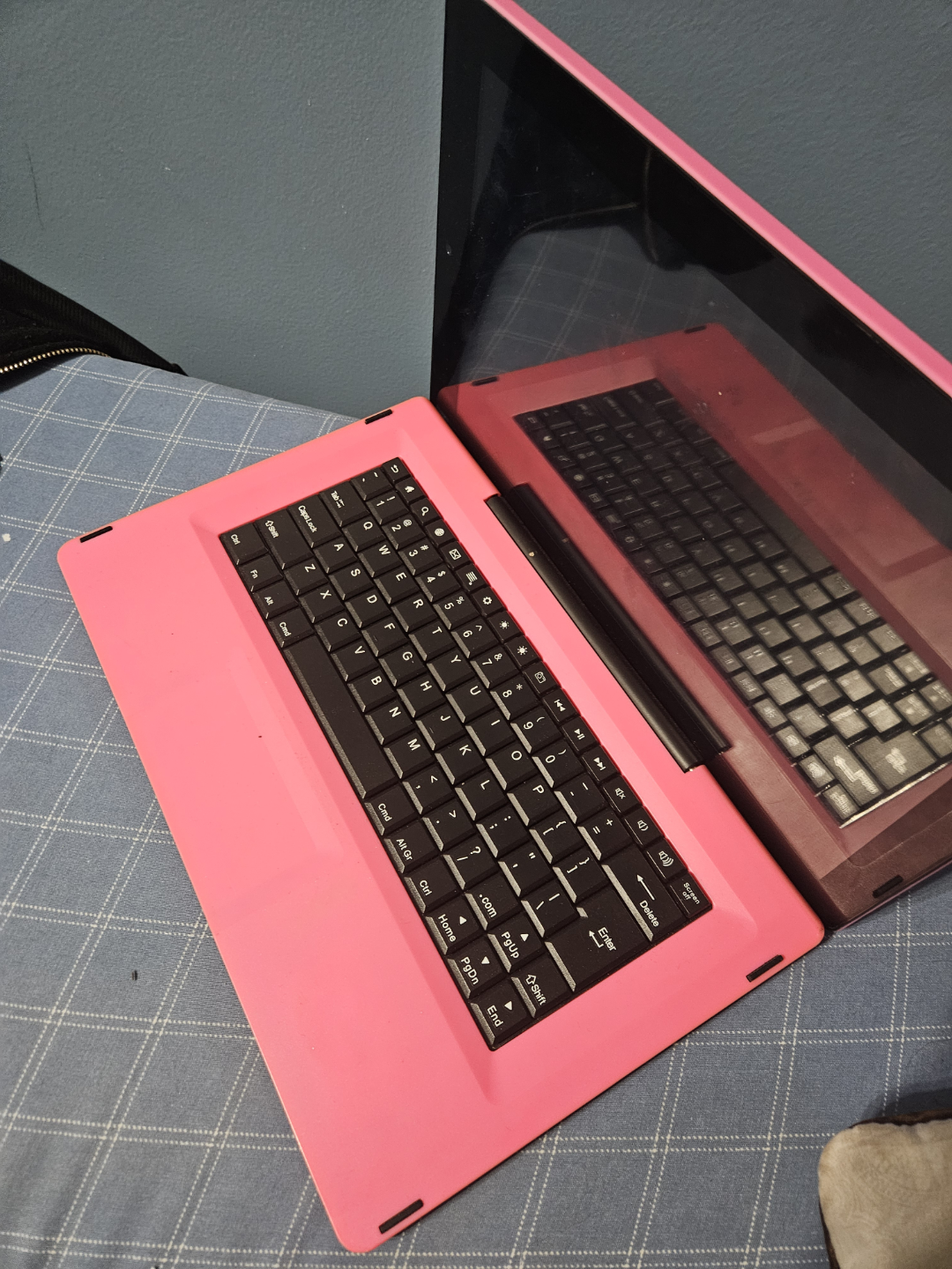 Pink Tablet and Keyboard - photo 5
