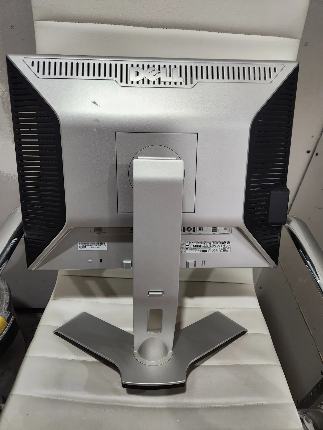 Dell 1907FP 20" LCD Monitor 🧡 image indicator(2)