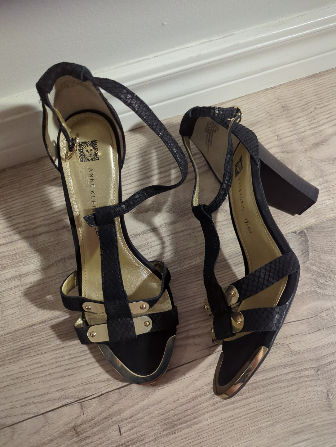 4 pairs of women's heels - photo 3