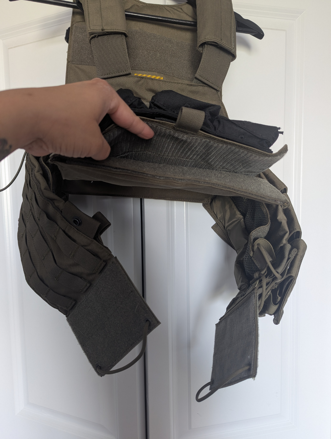 Tactical Vest with Pouches - photo 3