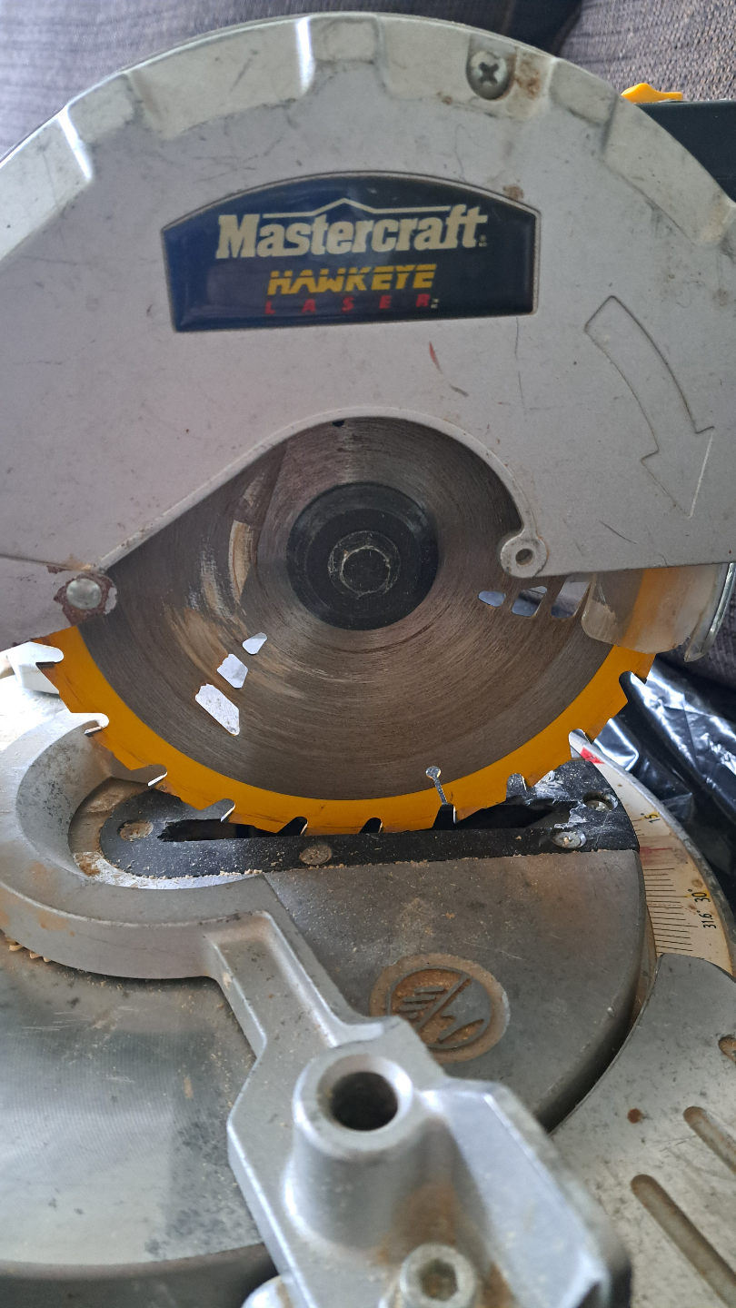 Mastercraft 7 1/4-inch Compound Mitre Saw with Laser Line - photo 2