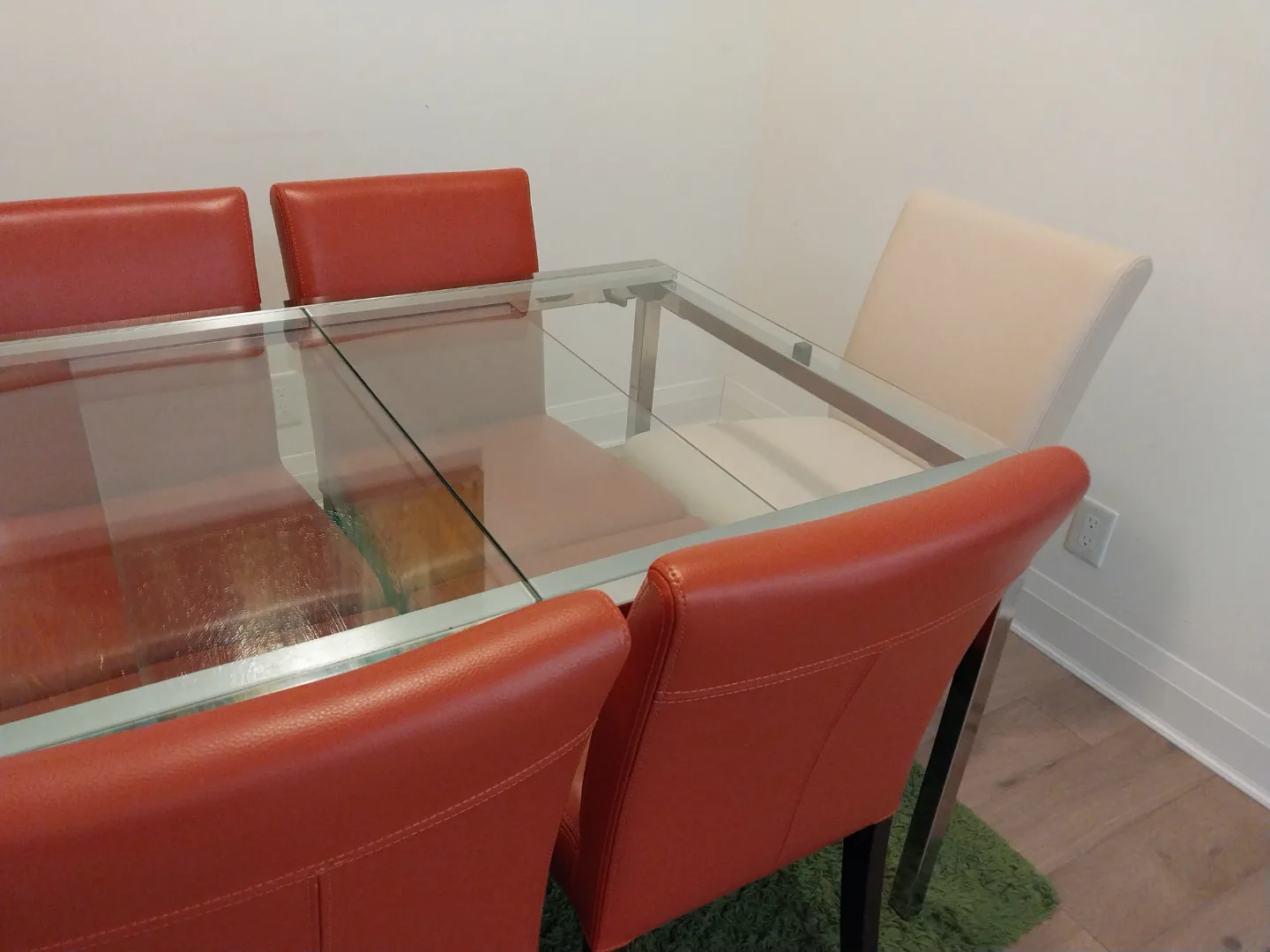 Glass-top Dining Table image indicator(5)