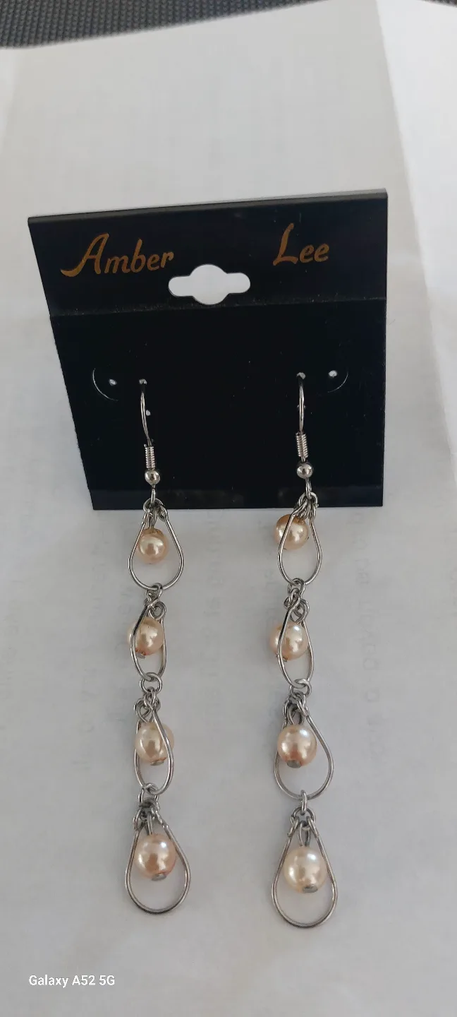 Amber Lee Pearl Drop Earrings thumbnail