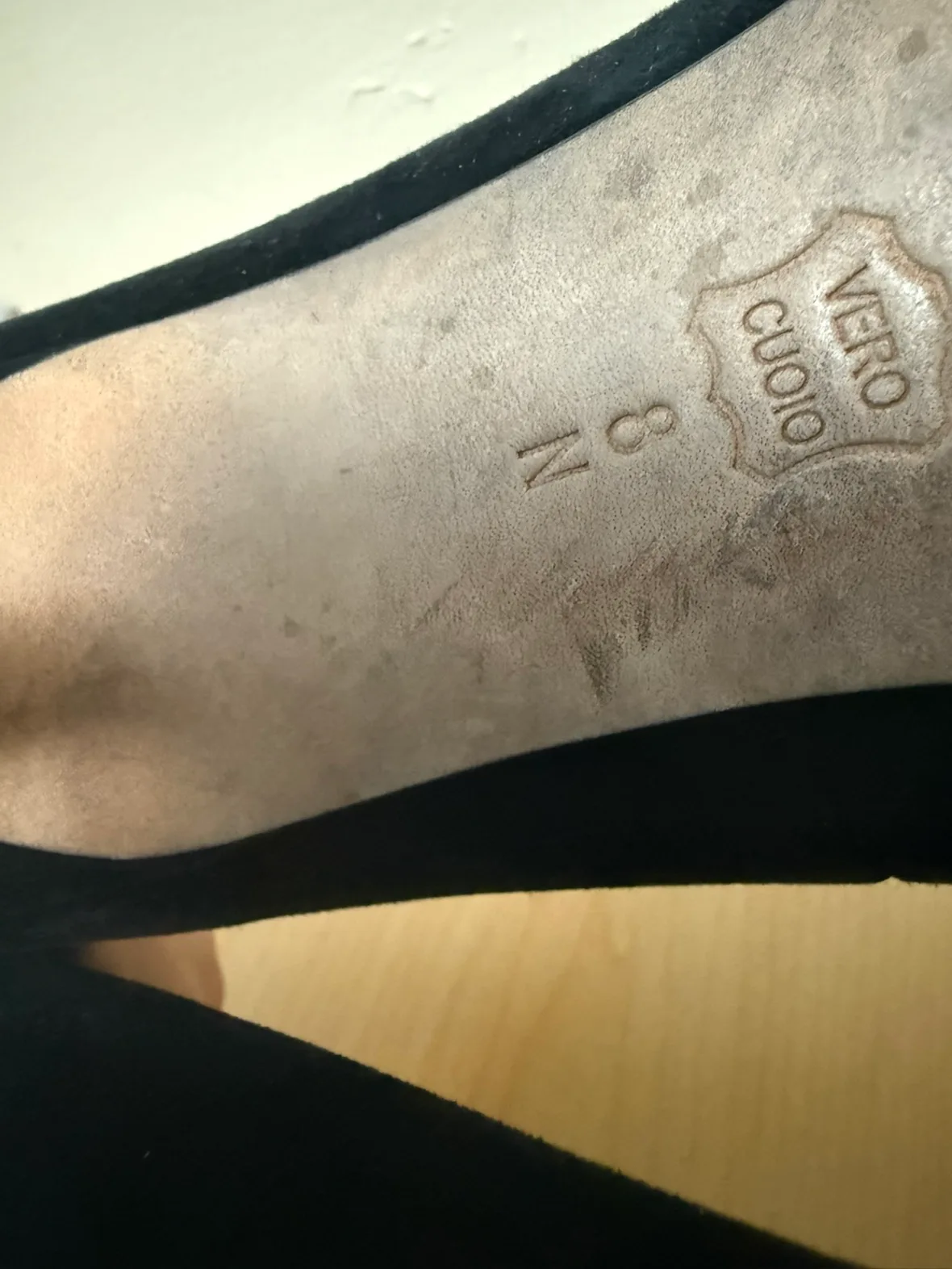 Vero Cuoio Black Suede Heels - Size 8 image indicator(3)