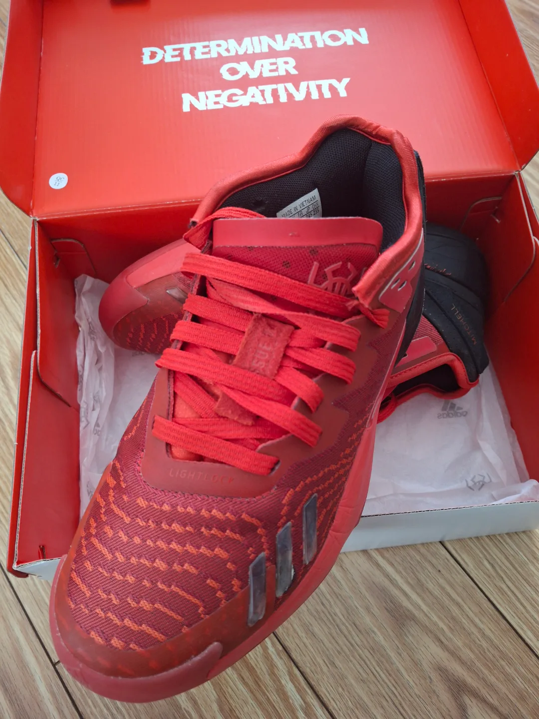 Adidas D.O.N. Issue #4 Basketball Shoes - Size 6 US Men's image indicator(2)