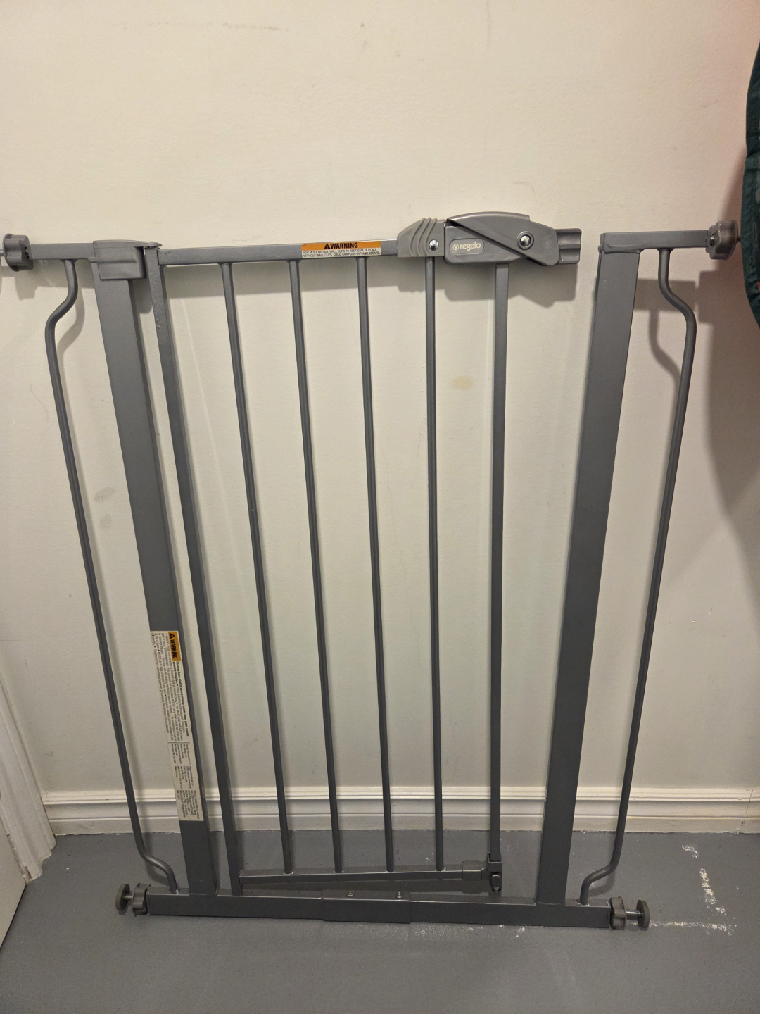 Regalo Easy Open & Close Metal Baby Gate - photo 2