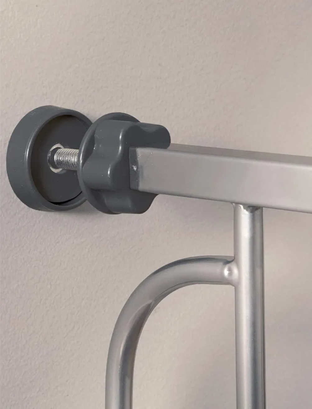 Regalo Easy Open & Close Metal Baby Gate - photo 4