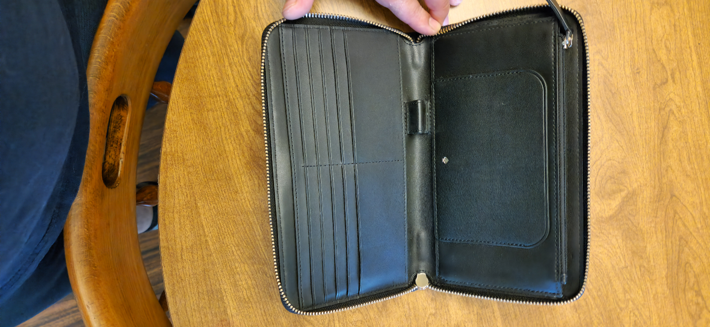 Kate Spade New York Black Leather Travel Wallet - photo 4