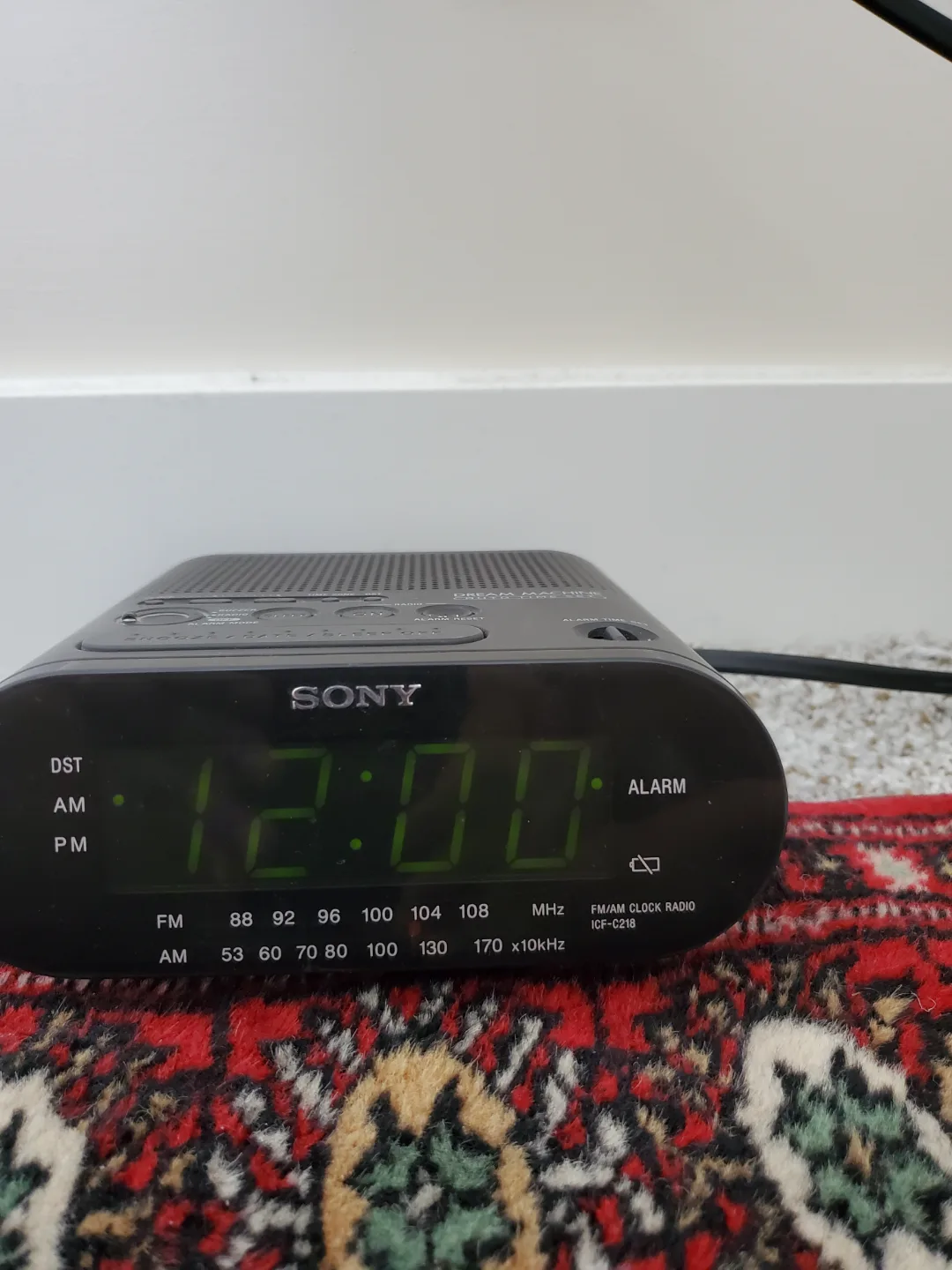 Sony ICF-C218 FM/AM Clock Radio thumbnail