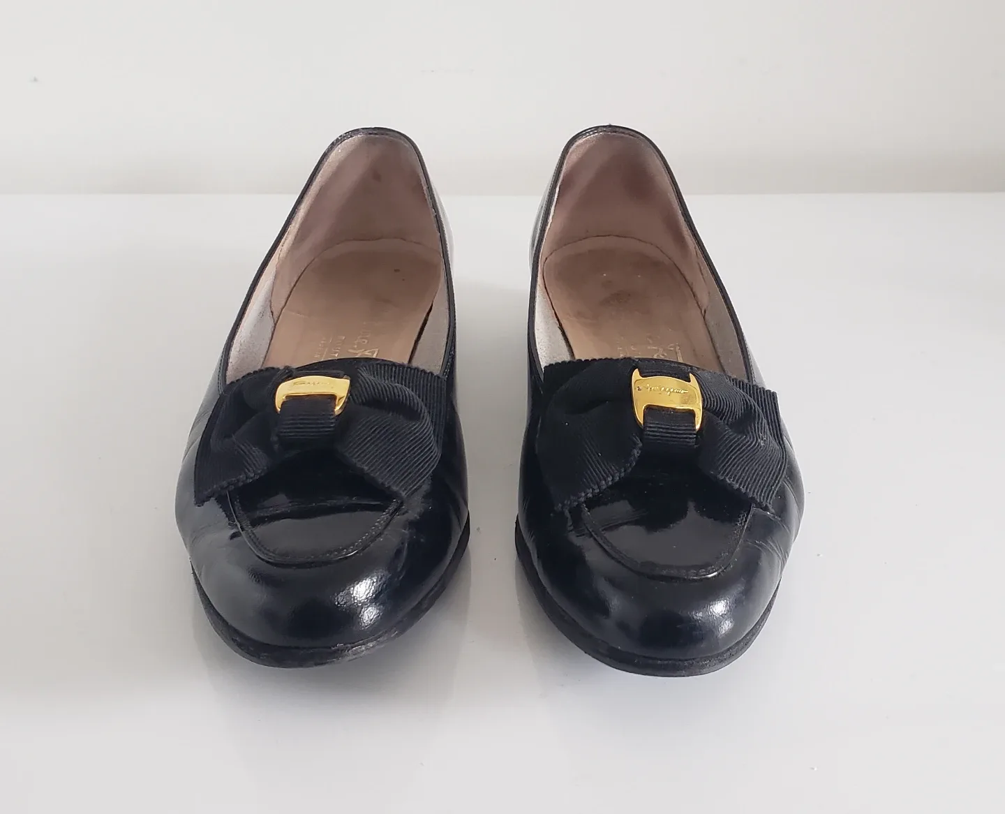 Black Patent Leather Vera Bow Nursing Heel image indicator(3)