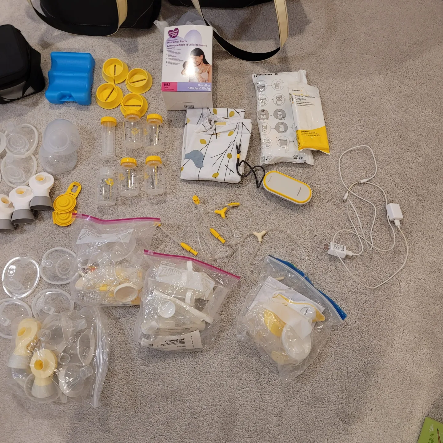 Medela Freestyle Double Electric Breast Pump with Accessories image indicator(10)