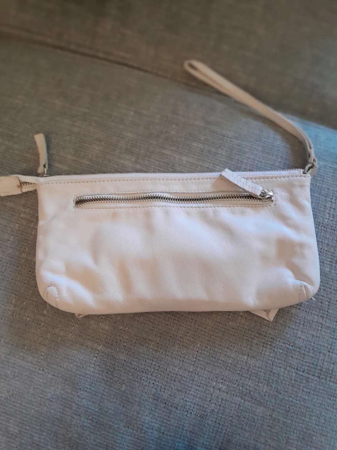 Lovely Cuero Vaca wristlet🏒 image indicator(2)