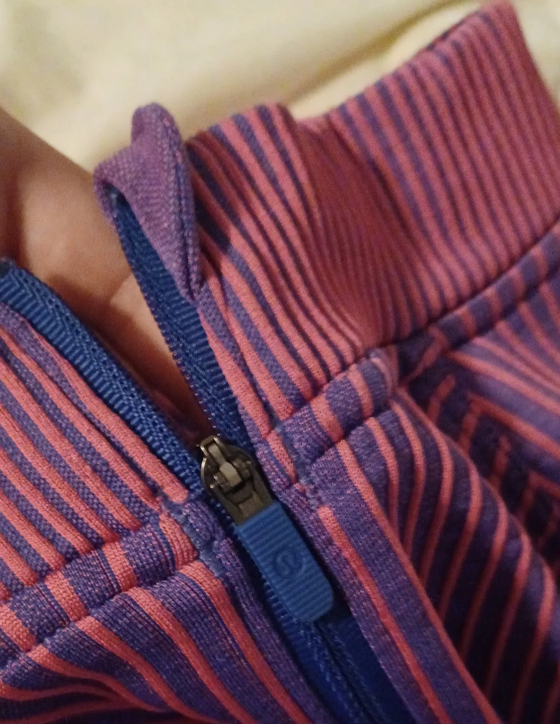 Lululemon Metal Vent Tech 1/2 Zip Crop Top image indicator(5)