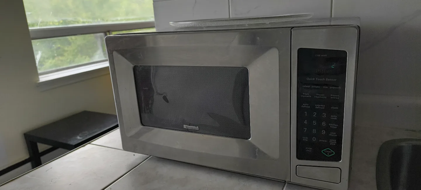 Used Sharp Microwave Oven - 1.1 cu ft