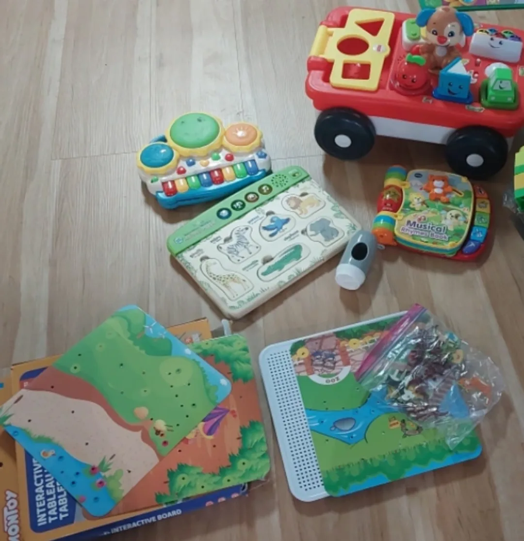 Lot of VTech, Fisher-Price & other Toys💚 thumbnail