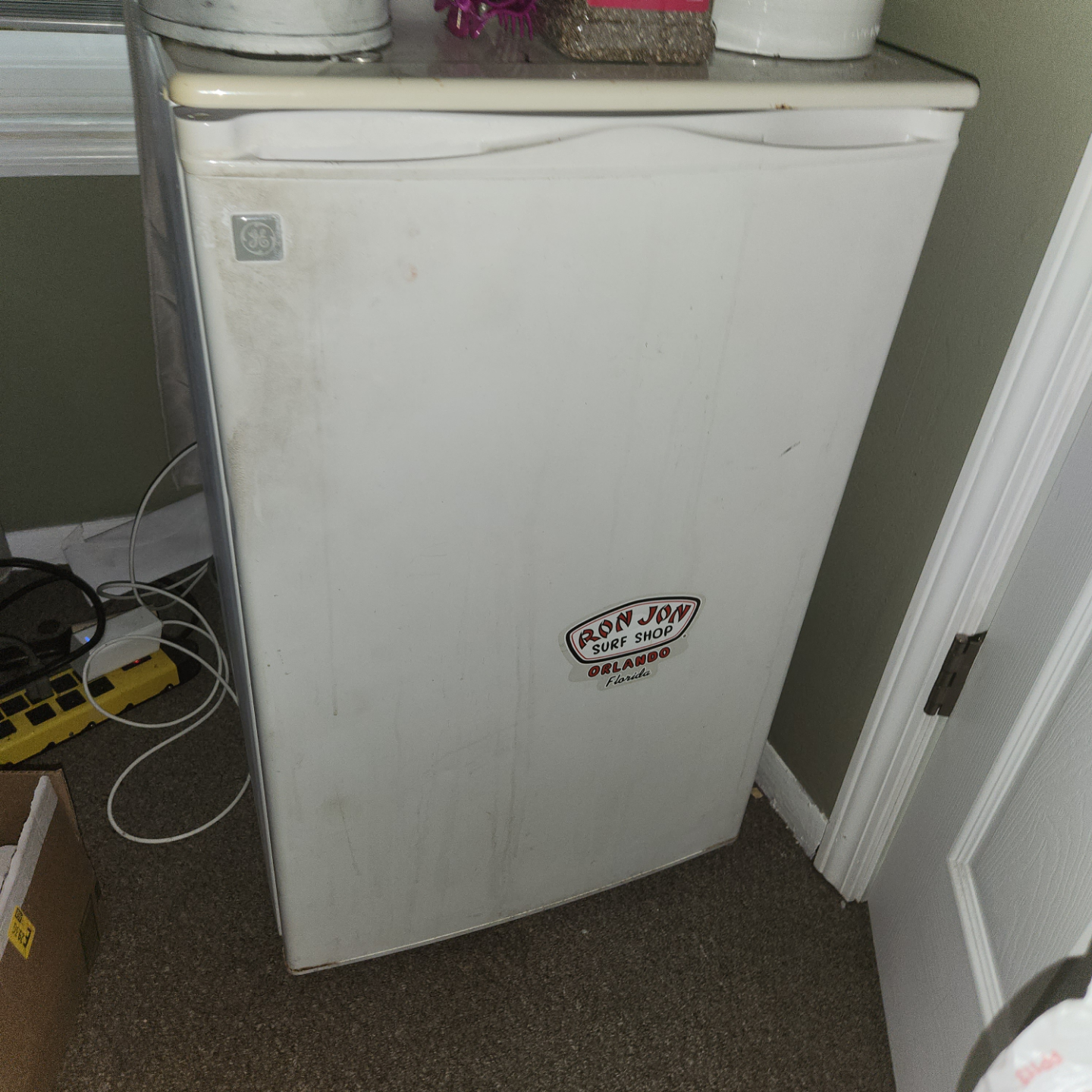 GE mini-fridge