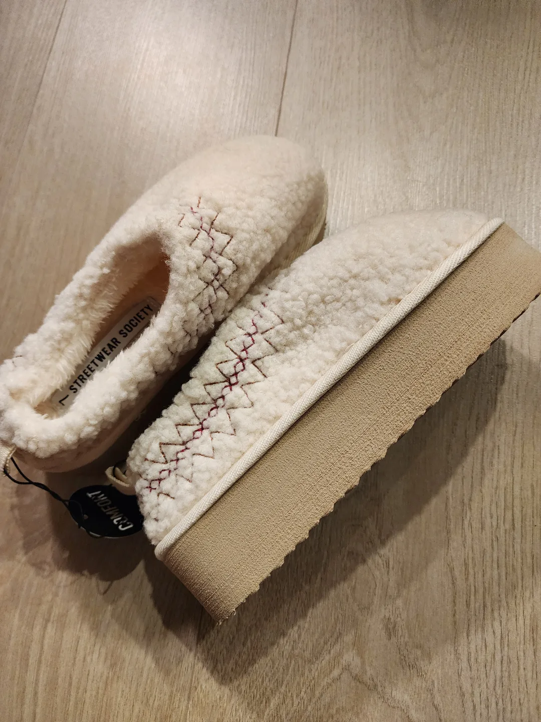 Cozy Slippers image indicator(2)