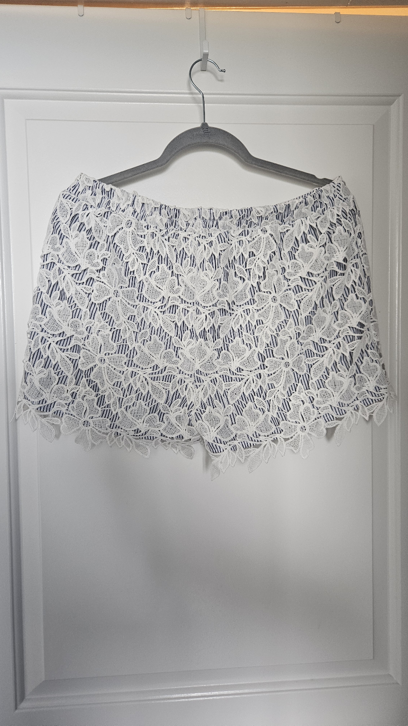 ADIVA Women's Size Medium White Lace Shorts - photo 2