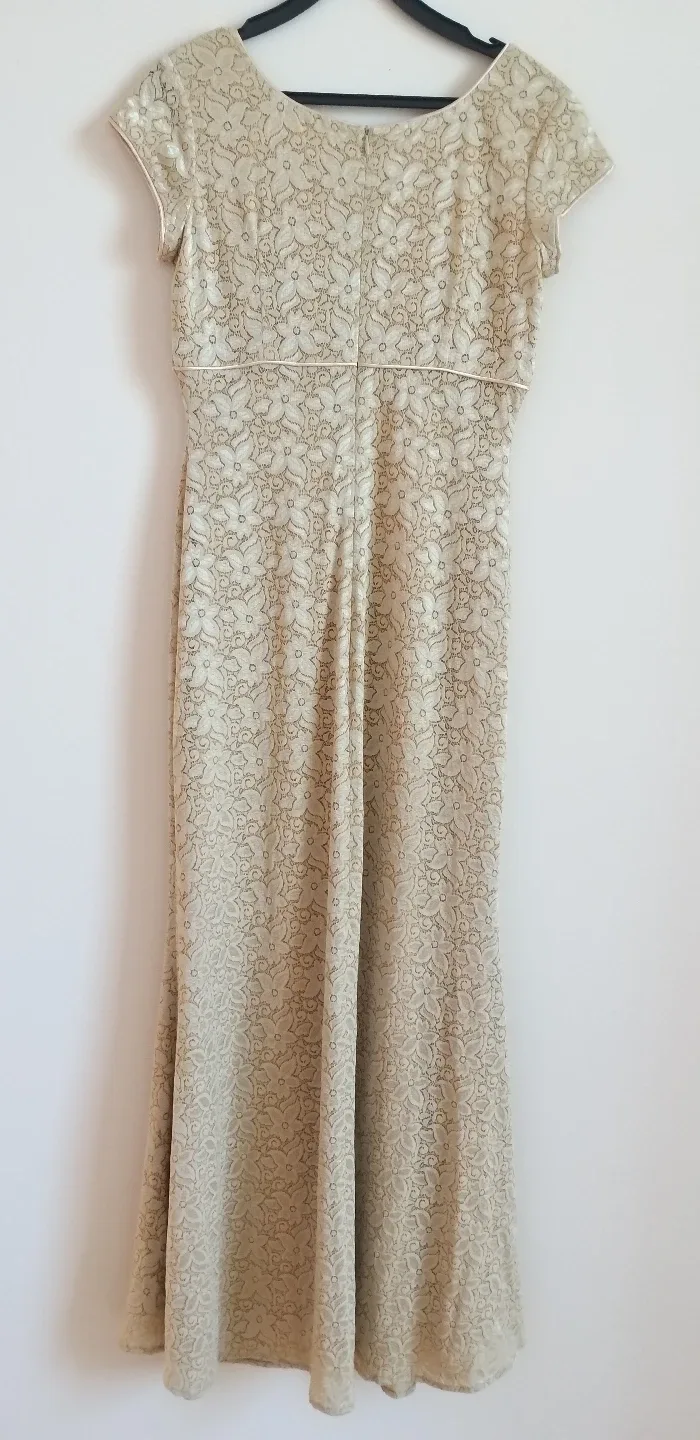 Elegant Beige Lace Midi Dress image indicator(2)