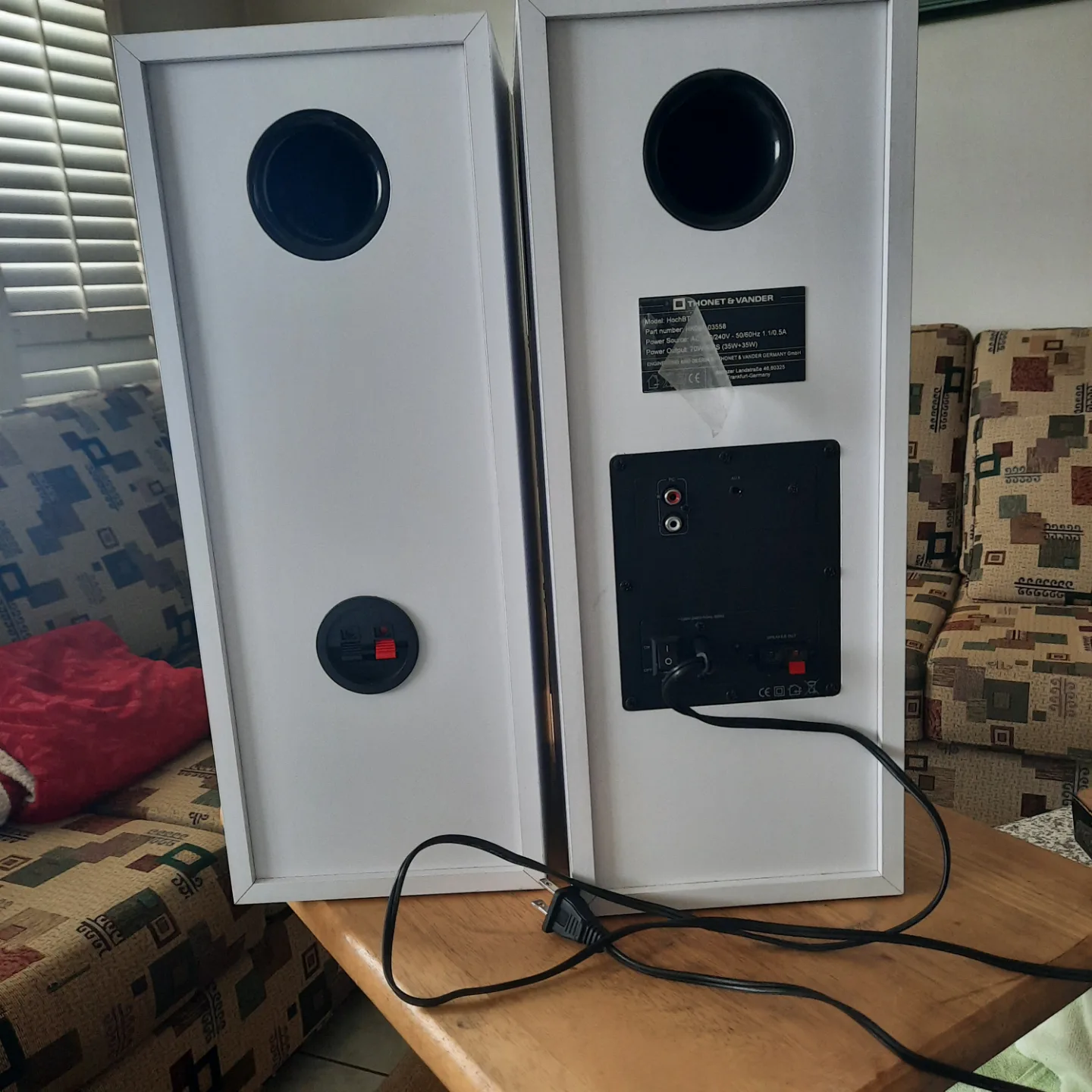 Thonet & Vander Hoch BT speakers image indicator(3)