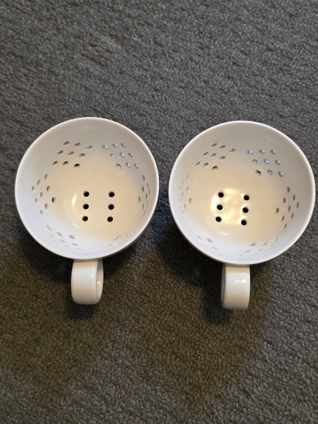 Crate&Barrel White Ceramic Colander Berry Cups image indicator(5)
