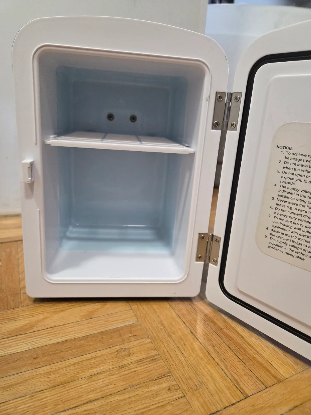 AstroAI Mini Fridge, Portable Cooler & Warmer image indicator(2)