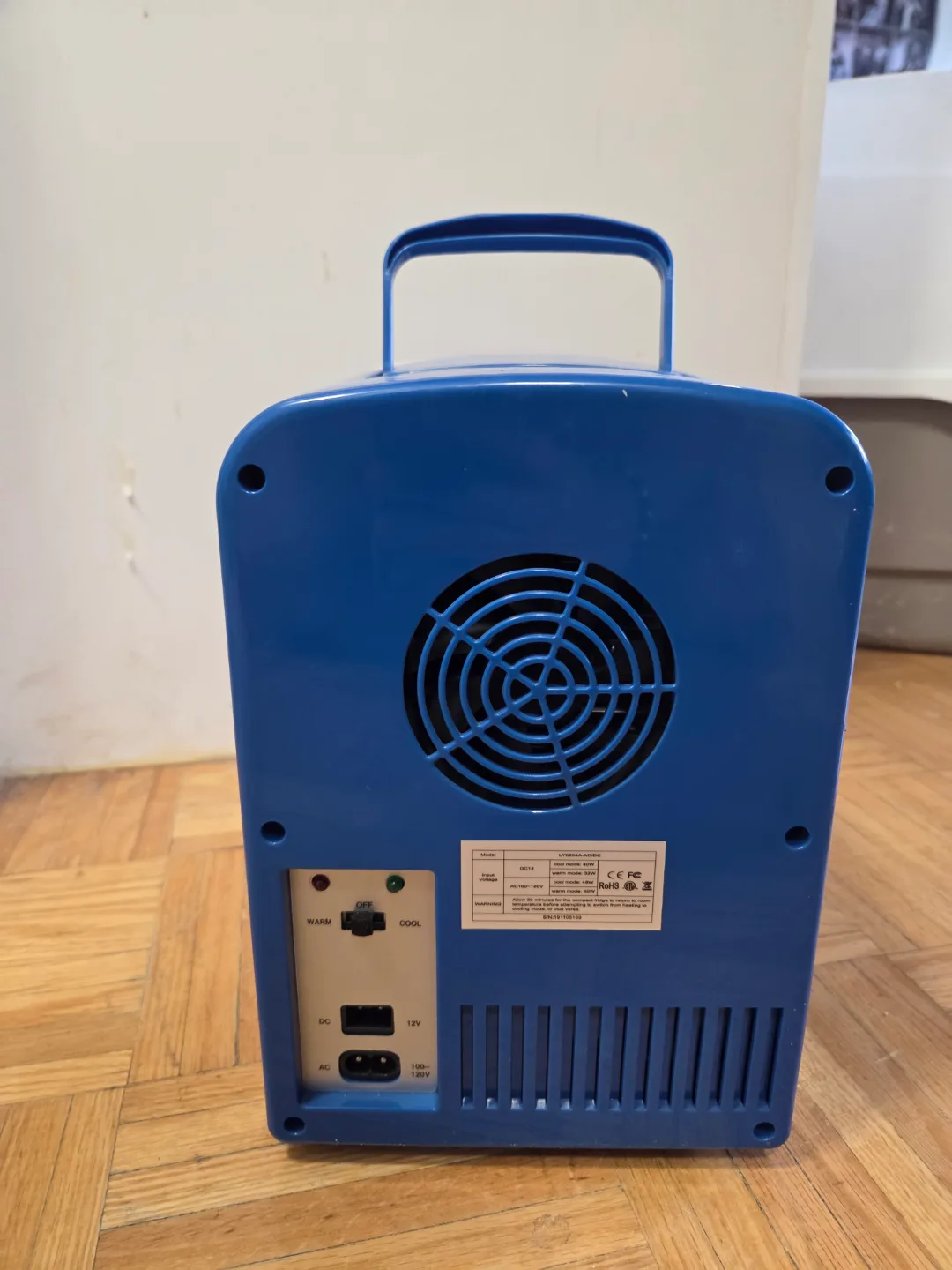 AstroAI Mini Fridge, Portable Cooler & Warmer image indicator(3)
