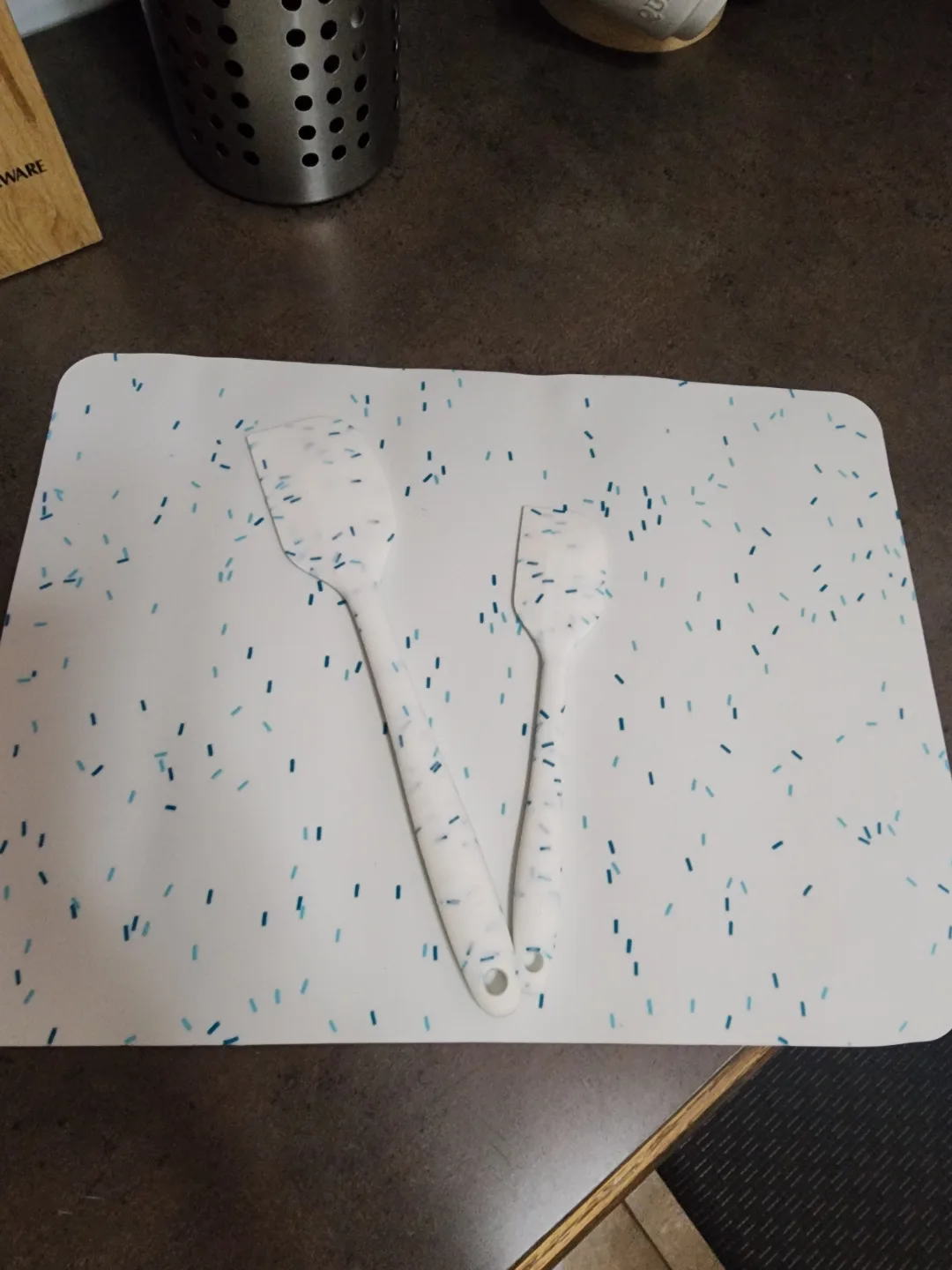 Silicone Spatulas and Baking Mat Set thumbnail