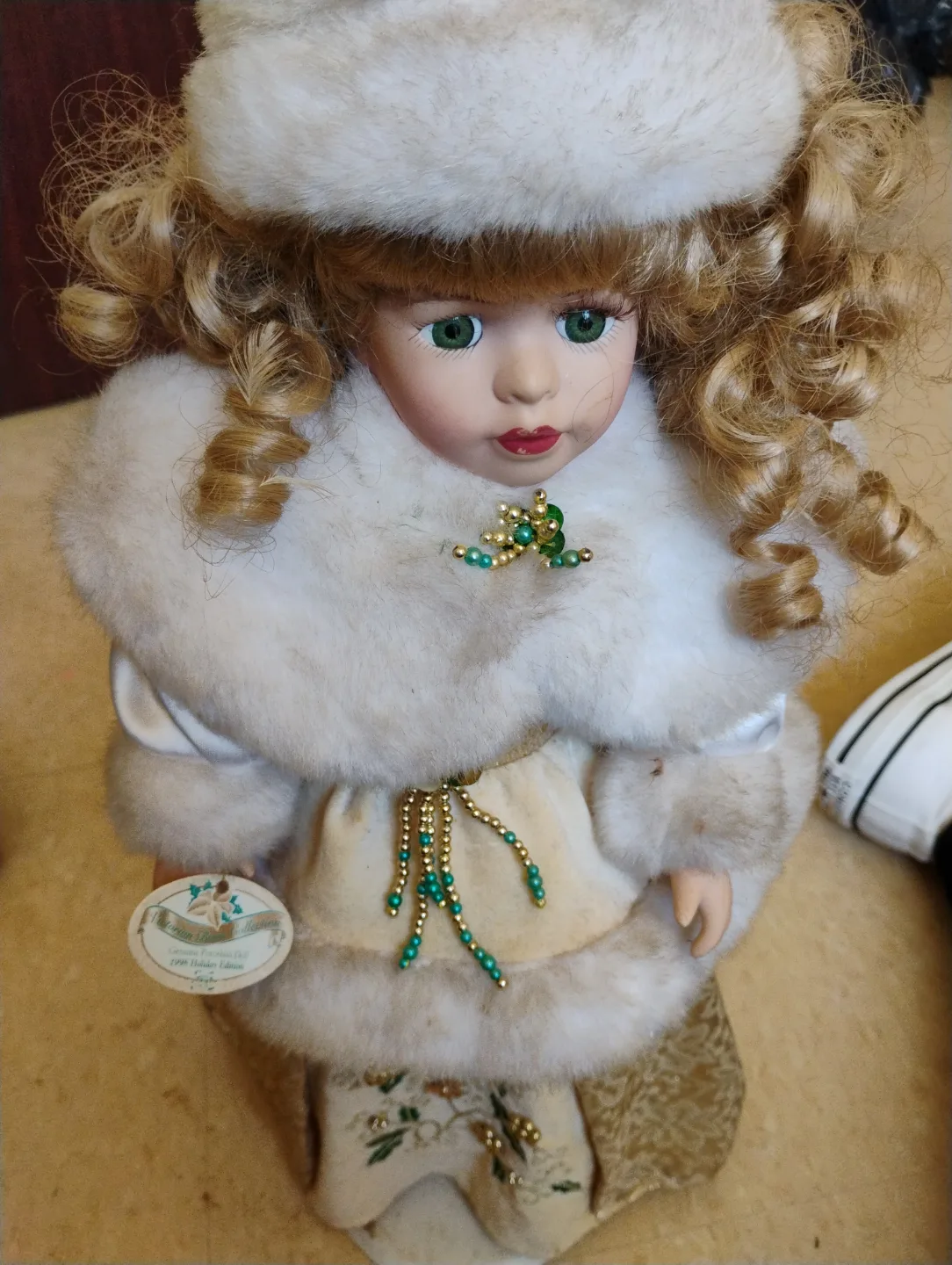 1998 Victorian Lass Collection Porcelain Doll🏒 image indicator(2)