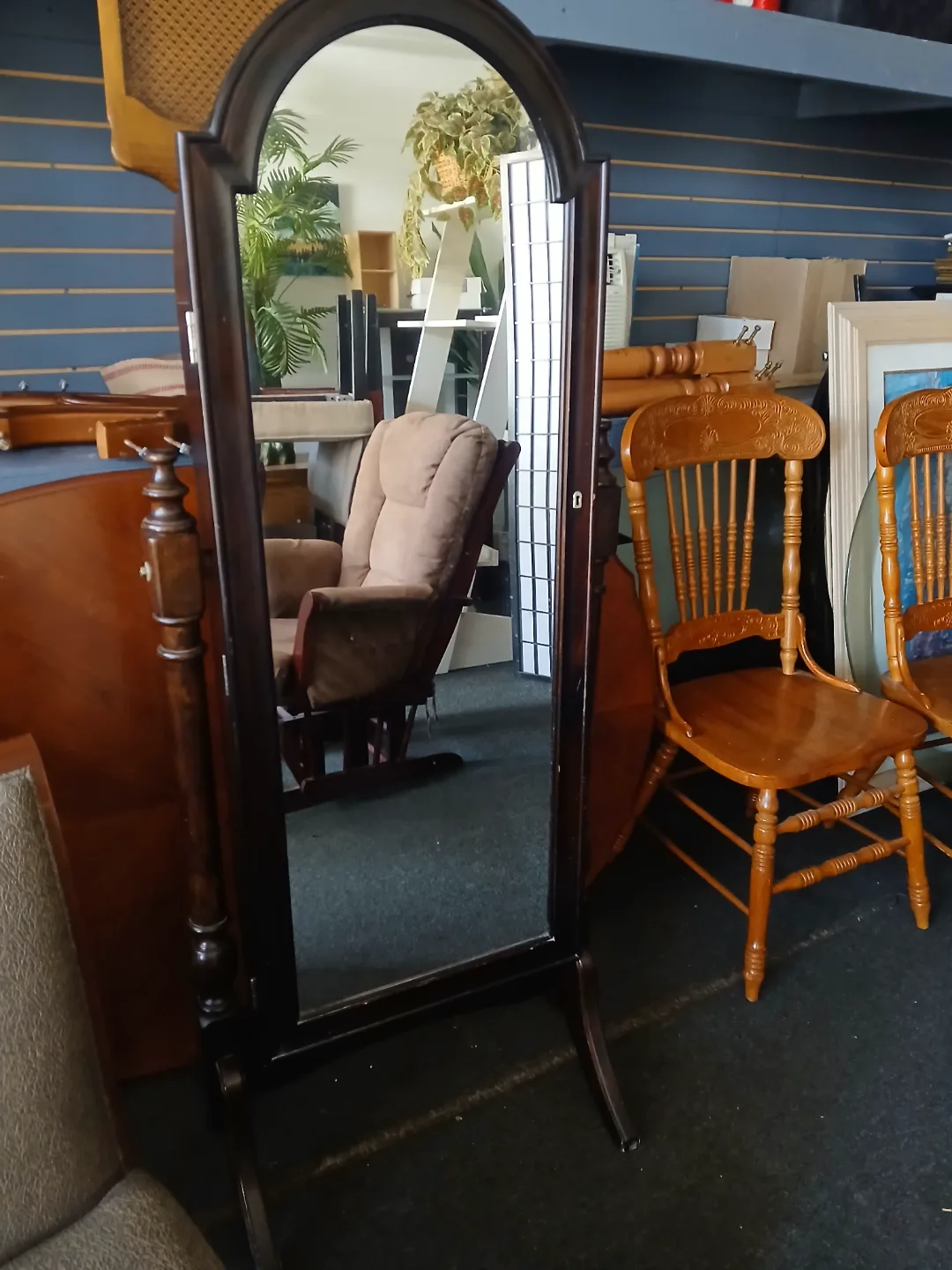 Full-Length Arched Mirror with Jewelry Organizer thumbnail
